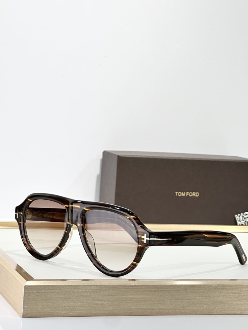 TOM FORD